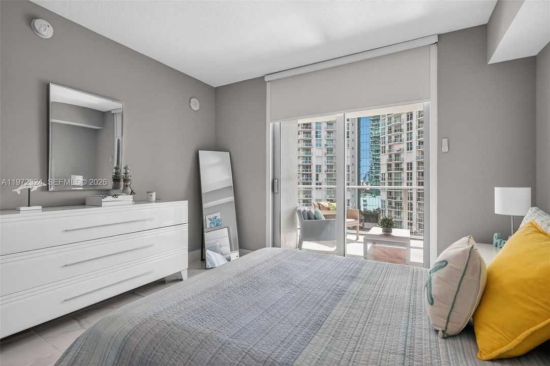 For Sale: $1,395,000 (3 beds, 3 baths, 1541 Square Feet)