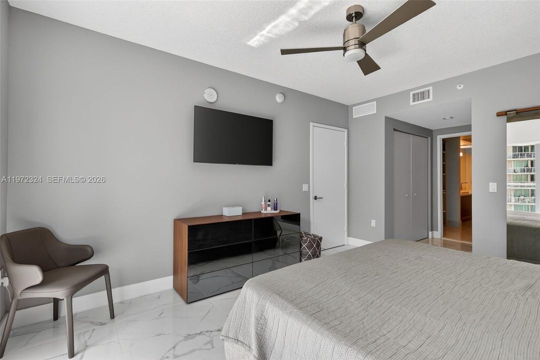 For Sale: $1,395,000 (3 beds, 3 baths, 1541 Square Feet)