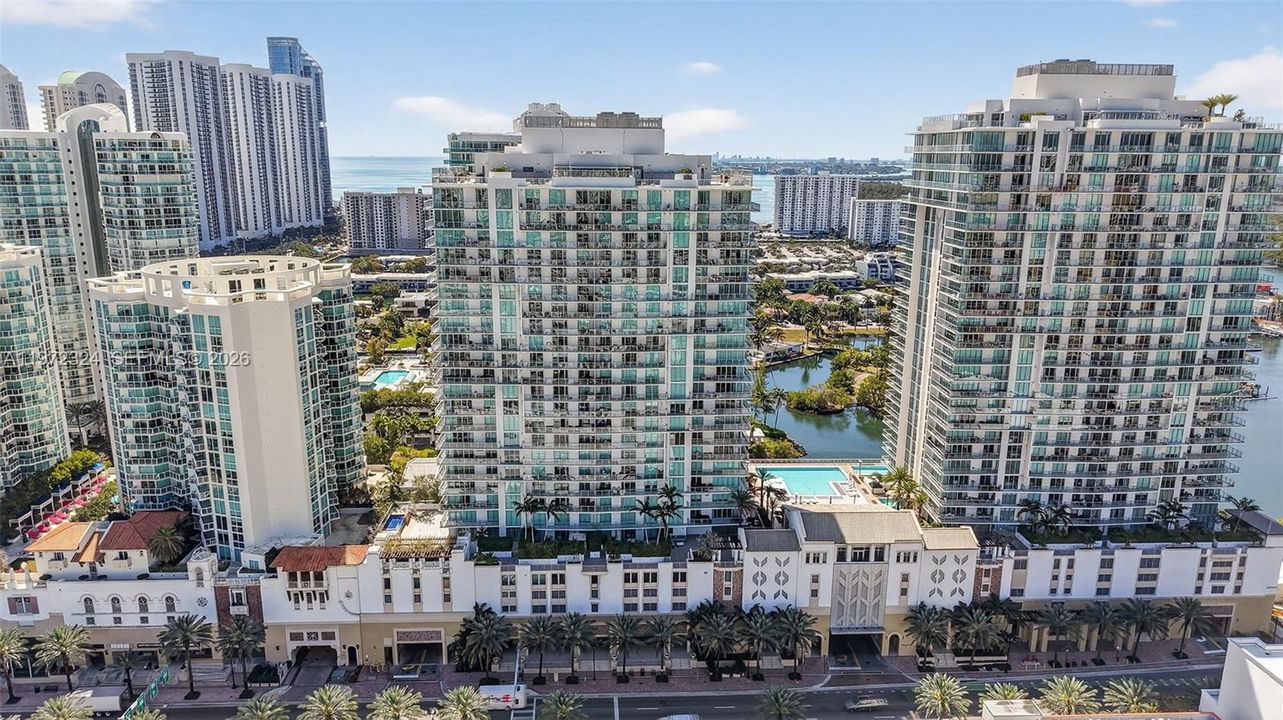 For Sale: $1,395,000 (3 beds, 3 baths, 1541 Square Feet)