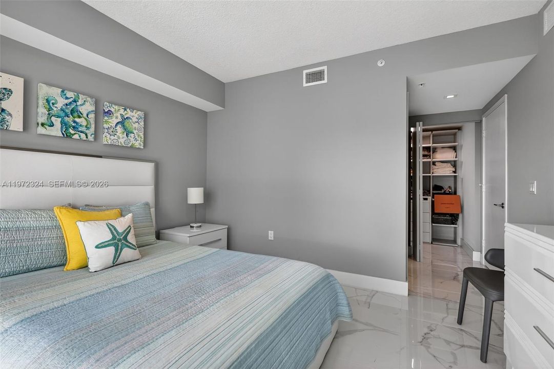 For Sale: $1,395,000 (3 beds, 3 baths, 1541 Square Feet)