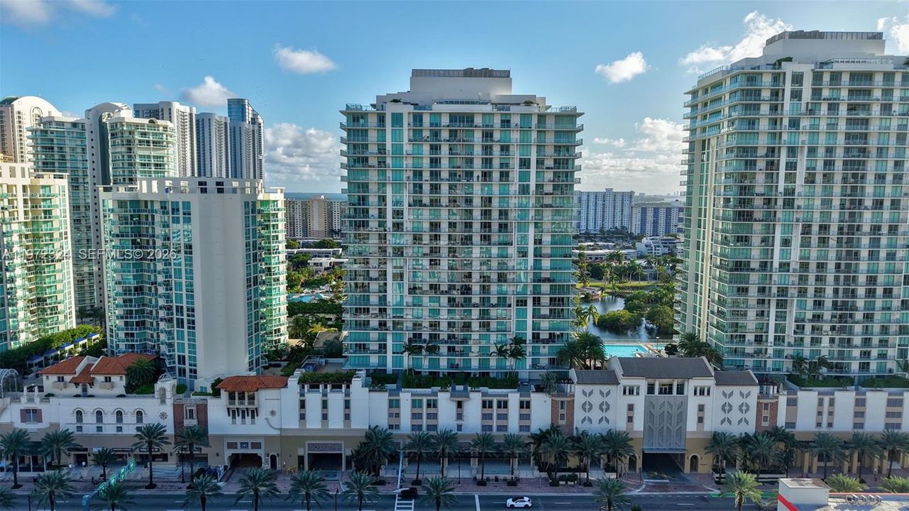 For Sale: $1,395,000 (3 beds, 3 baths, 1541 Square Feet)