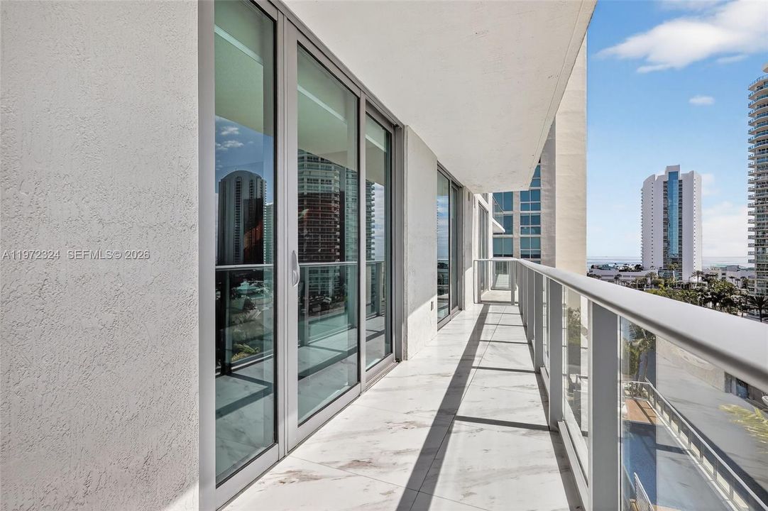 For Sale: $1,395,000 (3 beds, 3 baths, 1541 Square Feet)