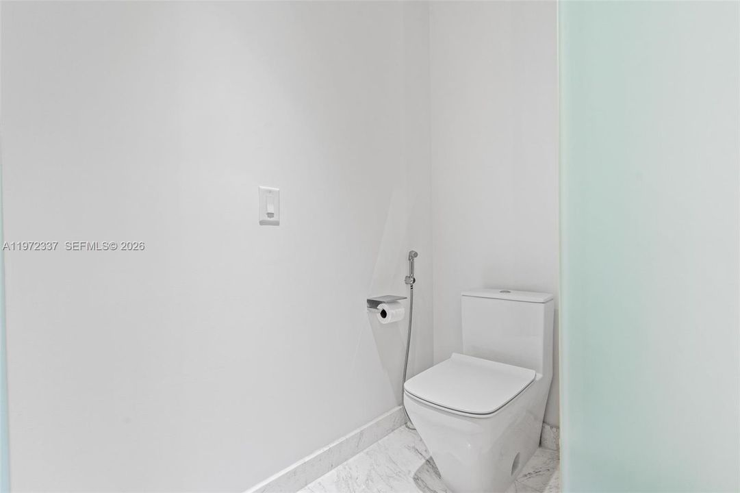 En Venta: $765,000 (1 camas, 2 baños, 1173 Pies cuadrados)