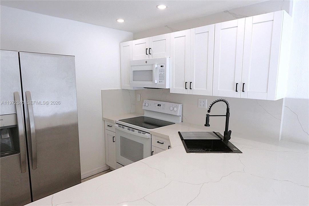 Activo con contrato: $1,900 (1 camas, 1 baños, 598 Pies cuadrados)