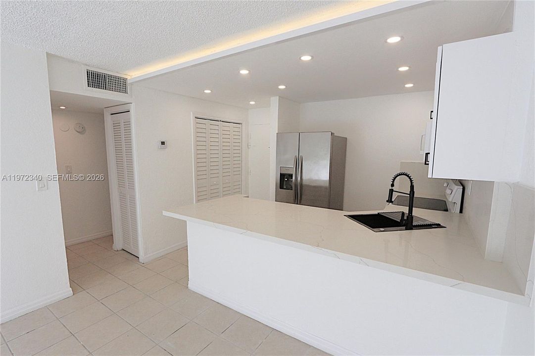 Activo con contrato: $1,900 (1 camas, 1 baños, 598 Pies cuadrados)