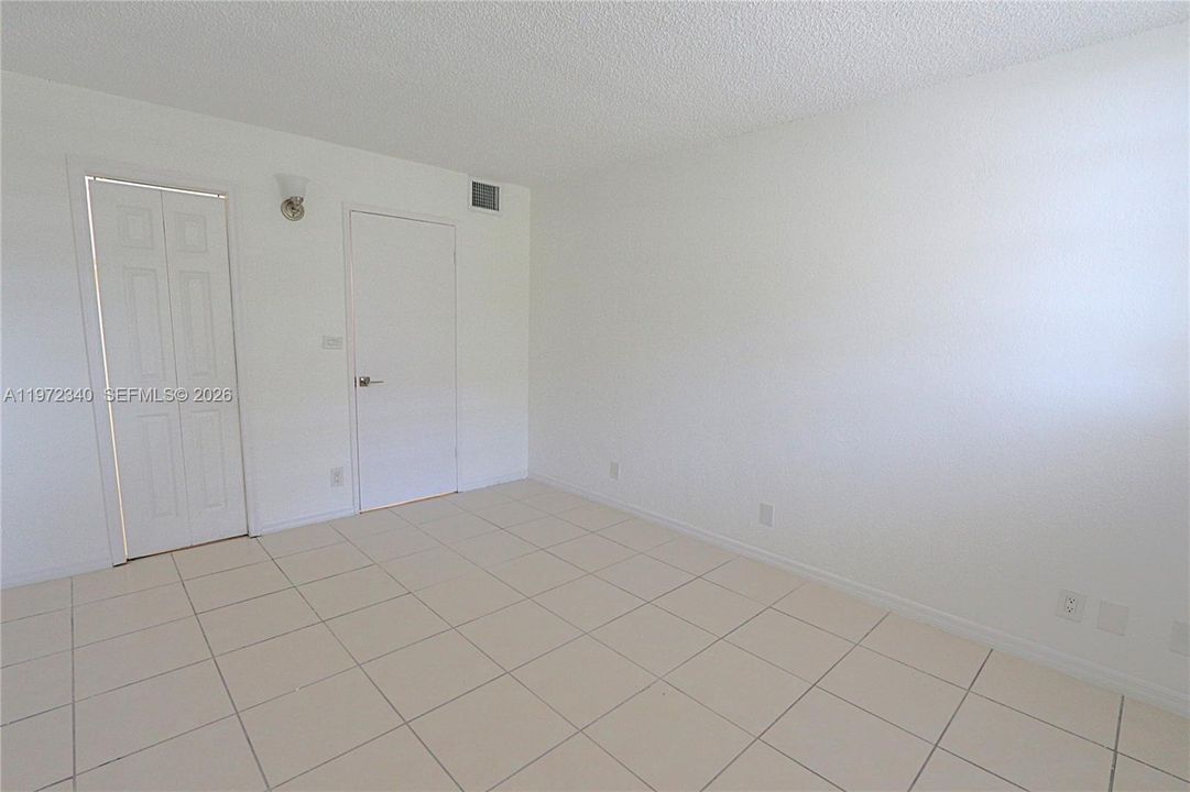 Activo con contrato: $1,900 (1 camas, 1 baños, 598 Pies cuadrados)