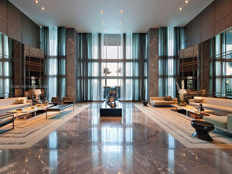 Activo con contrato: $2,950,000 (3 camas, 3 baños, 3395 Pies cuadrados)