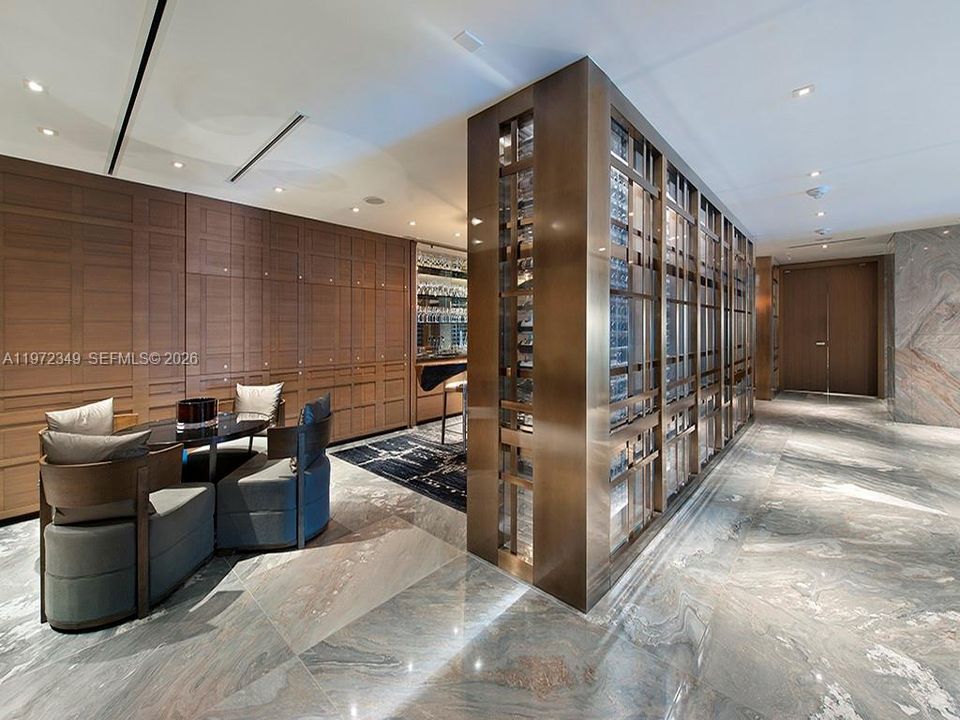 Activo con contrato: $2,950,000 (3 camas, 3 baños, 3395 Pies cuadrados)