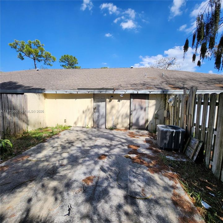 Recently Sold: $265,000 (2 beds, 2 baths, 1166 Square Feet)