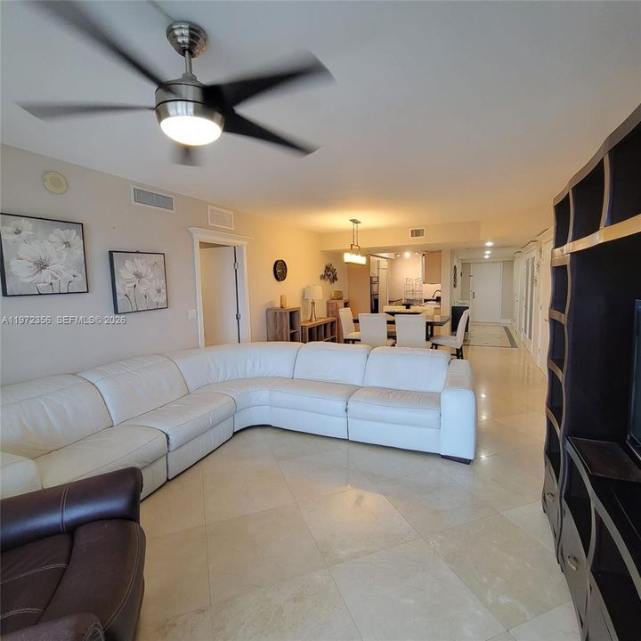 For Sale: $1,200,000 (3 beds, 3 baths, 1571 Square Feet)