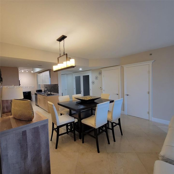 For Sale: $1,200,000 (3 beds, 3 baths, 1571 Square Feet)