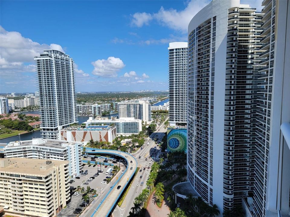 For Sale: $1,200,000 (3 beds, 3 baths, 1571 Square Feet)
