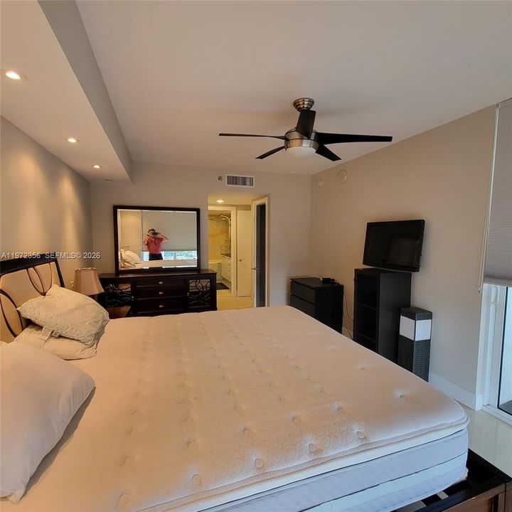 For Sale: $1,200,000 (3 beds, 3 baths, 1571 Square Feet)
