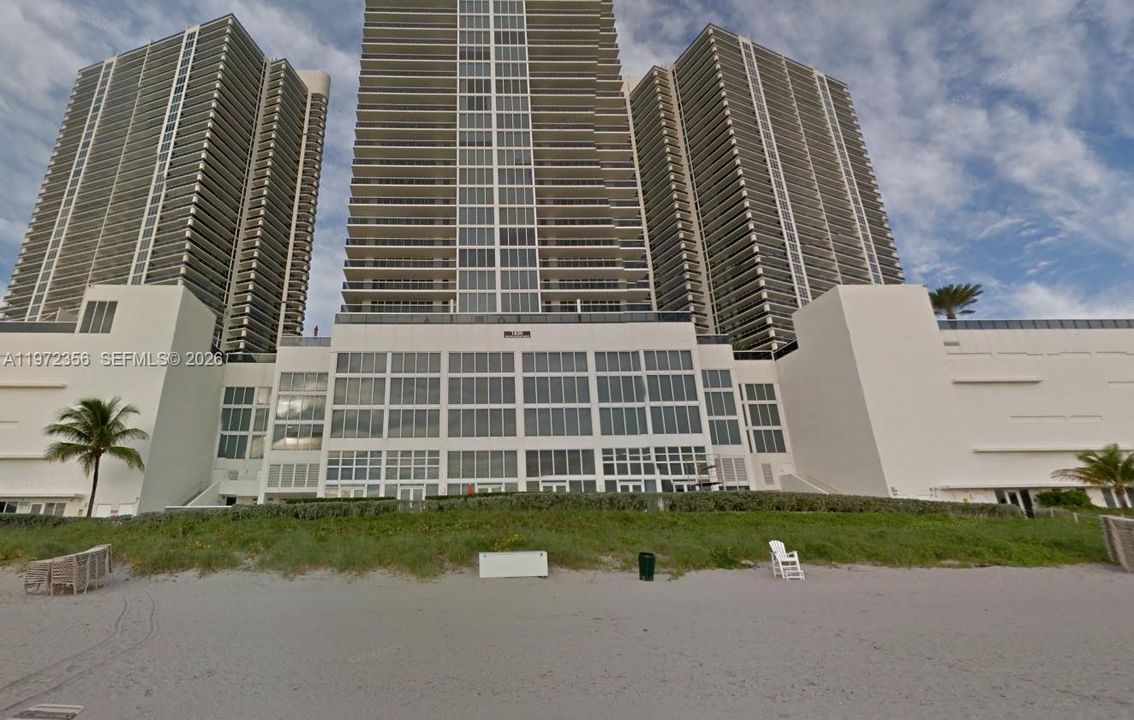 For Sale: $1,200,000 (3 beds, 3 baths, 1571 Square Feet)