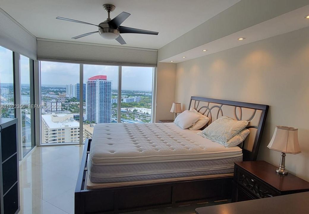 For Sale: $1,200,000 (3 beds, 3 baths, 1571 Square Feet)