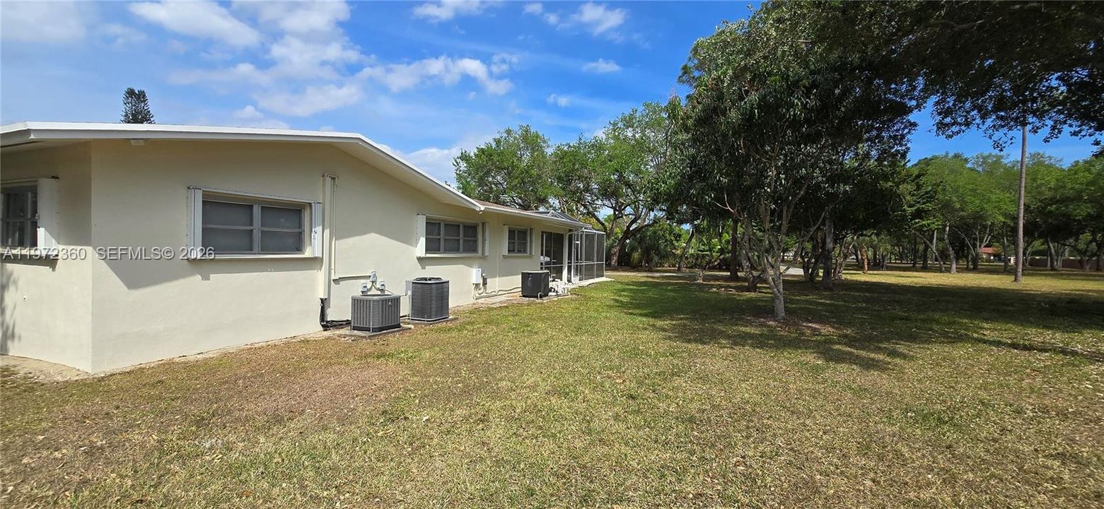 For Rent: $6,500 (4 beds, 2 baths, 2407 Square Feet)