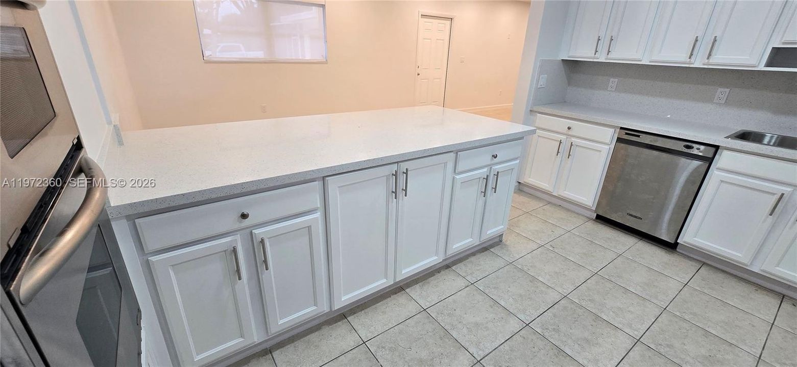 For Rent: $6,500 (4 beds, 2 baths, 2407 Square Feet)