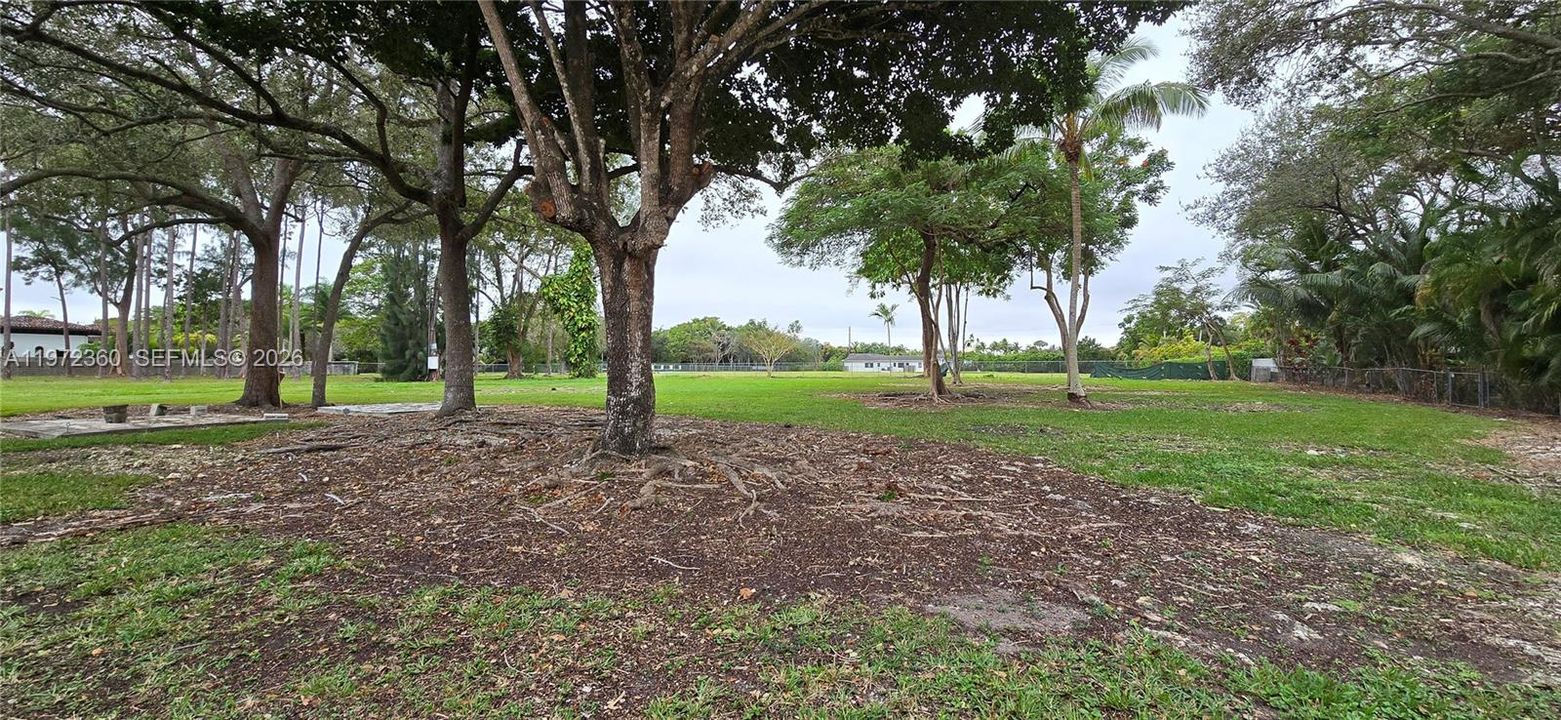 For Rent: $6,500 (4 beds, 2 baths, 2407 Square Feet)