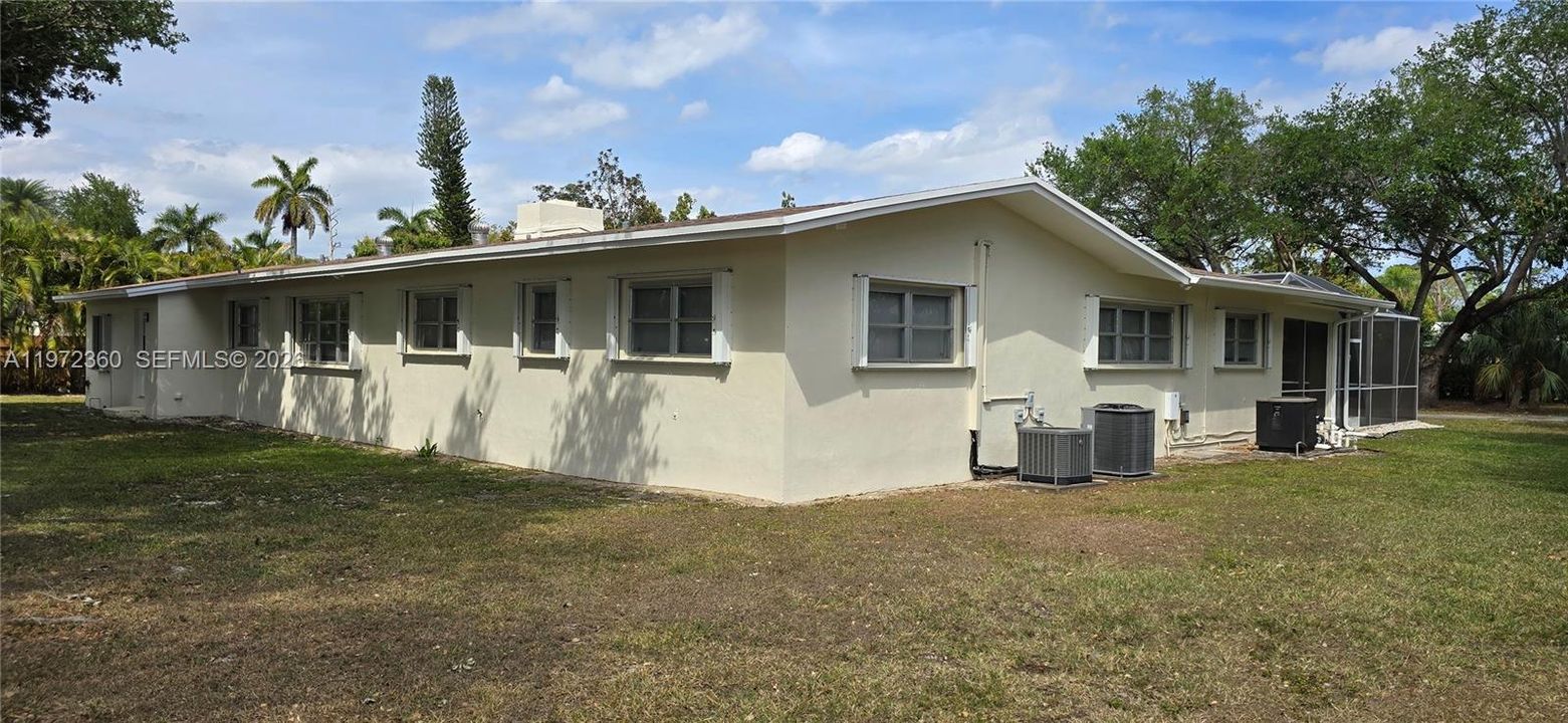 For Rent: $6,500 (4 beds, 2 baths, 2407 Square Feet)