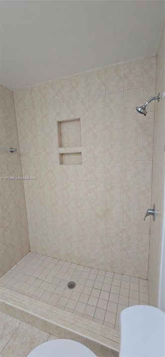 For Rent: $6,500 (4 beds, 2 baths, 2407 Square Feet)