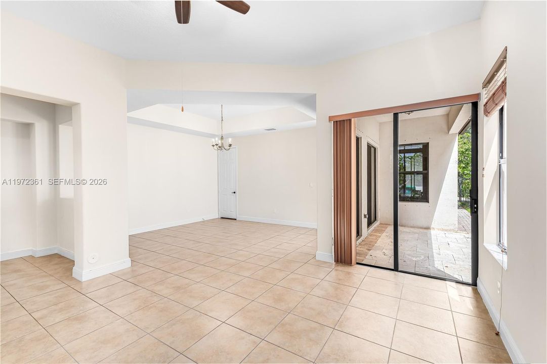 En Renta: $4,950 (3 camas, 2 baños, 1654 Pies cuadrados)