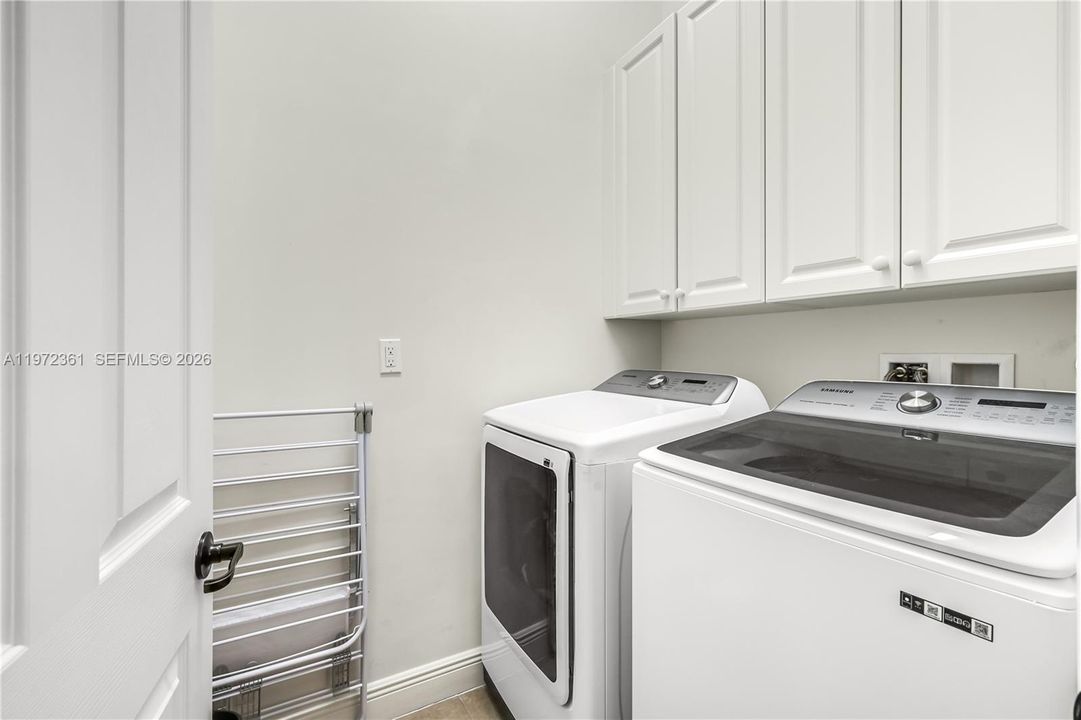 En Renta: $4,950 (3 camas, 2 baños, 1654 Pies cuadrados)
