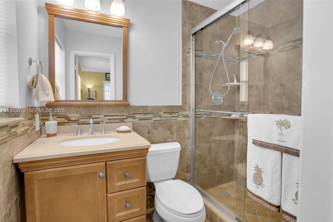 For Sale: $285,000 (2 beds, 2 baths, 950 Square Feet)