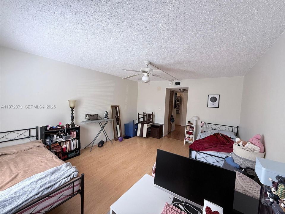 En Venta: $115,000 (1 camas, 1 baños, 925 Pies cuadrados)