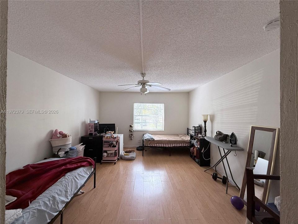 En Venta: $115,000 (1 camas, 1 baños, 925 Pies cuadrados)