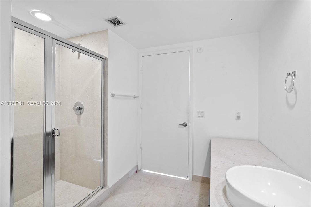 For Sale: $994,000 (2 beds, 2 baths, 1450 Square Feet)