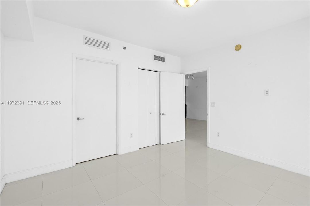 For Sale: $994,000 (2 beds, 2 baths, 1450 Square Feet)