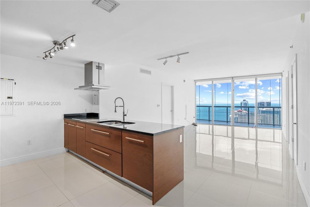 For Sale: $994,000 (2 beds, 2 baths, 1450 Square Feet)