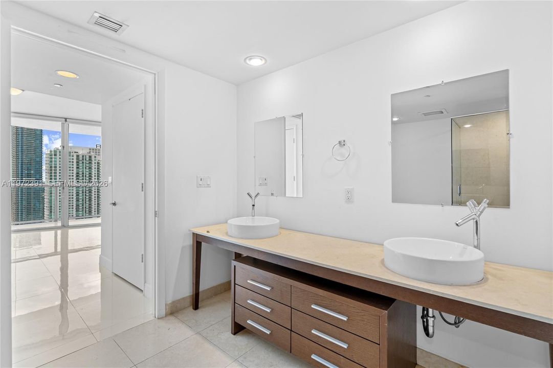 For Sale: $994,000 (2 beds, 2 baths, 1450 Square Feet)