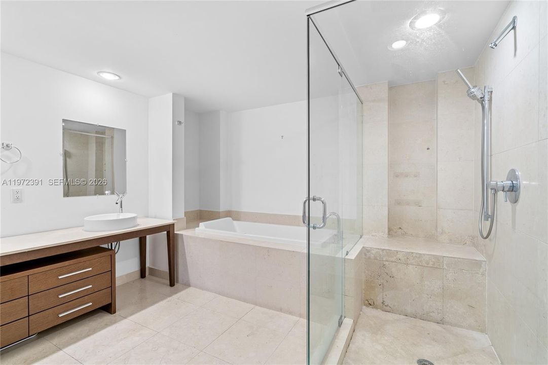 For Sale: $994,000 (2 beds, 2 baths, 1450 Square Feet)