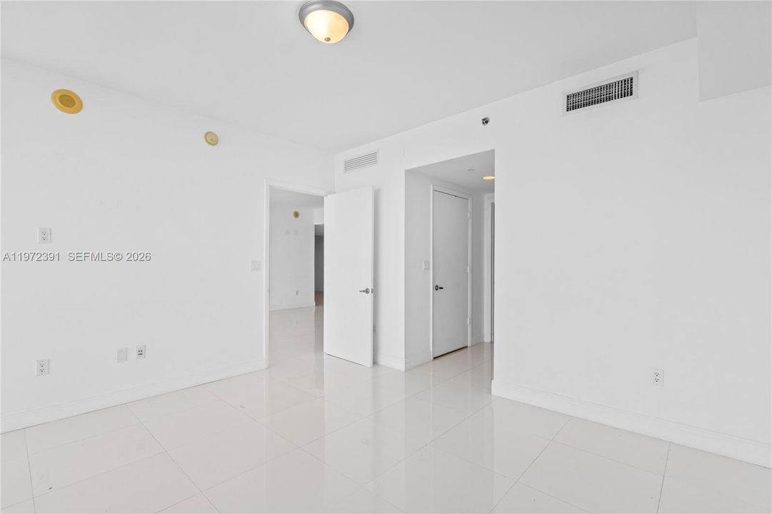 For Sale: $994,000 (2 beds, 2 baths, 1450 Square Feet)