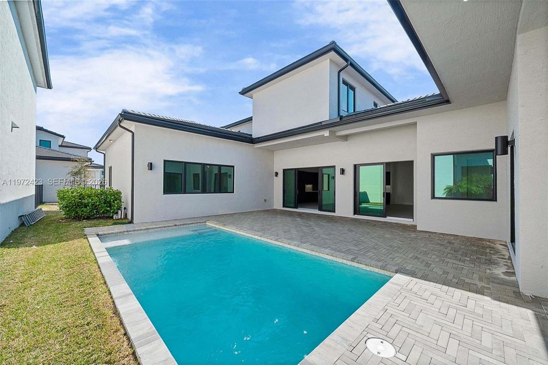 В аренду: $14,000 (5 спален, 5 ванн, 0 Квадратных фут)