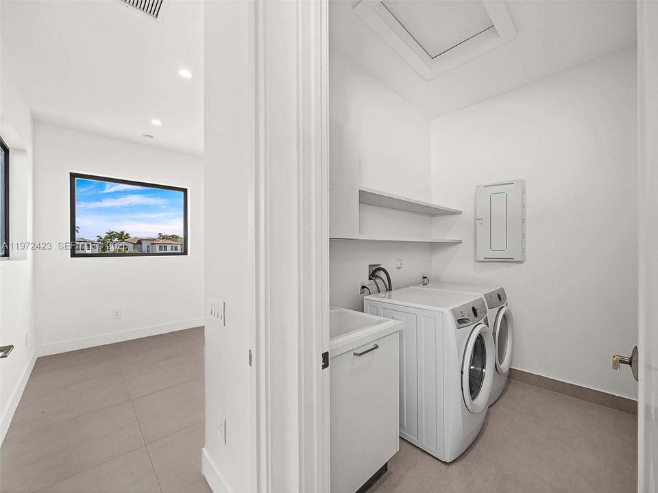 В аренду: $14,000 (5 спален, 5 ванн, 0 Квадратных фут)