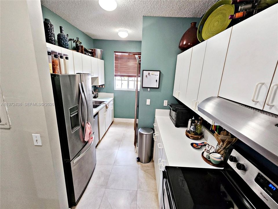 合同活跃: $345,000 (2 贝兹, 2 浴室, 1074 平方英尺)