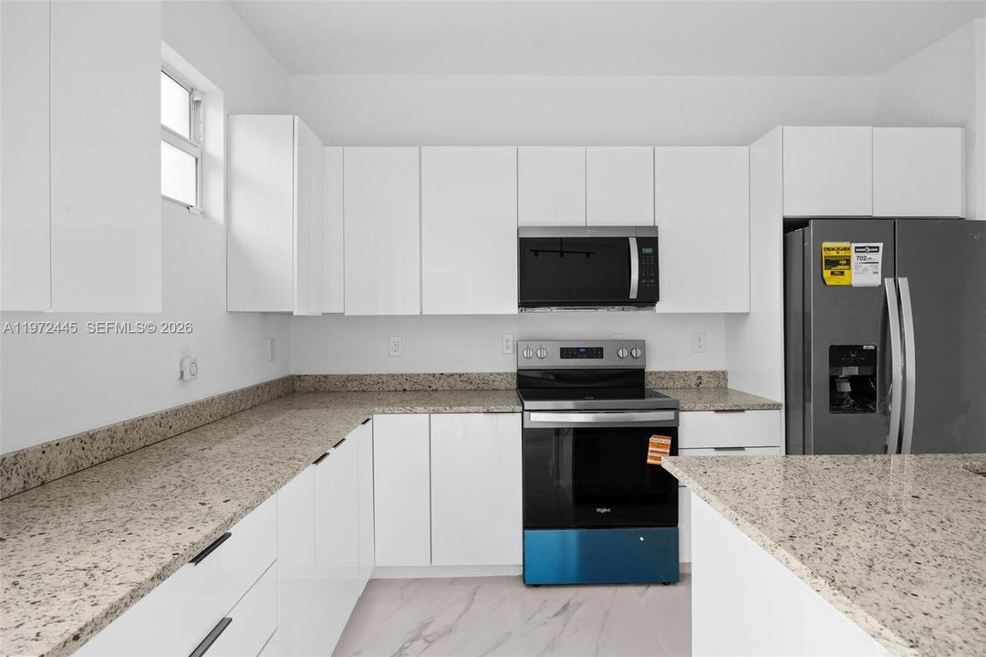 В аренду: $2,200 (3 спален, 2 ванн, 1638 Квадратных фут)