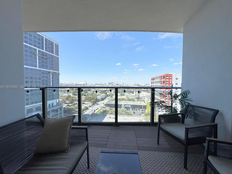 En Venta: $423,000 (1 camas, 1 baños, 857 Pies cuadrados)