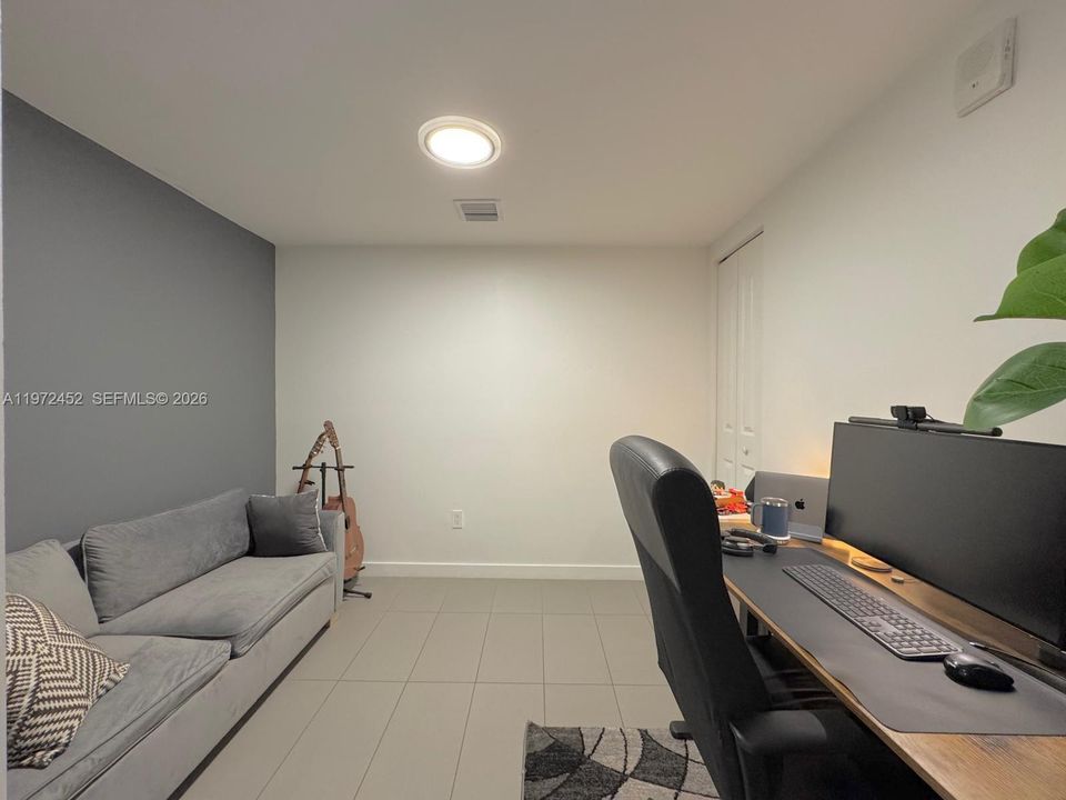 En Venta: $423,000 (1 camas, 1 baños, 857 Pies cuadrados)