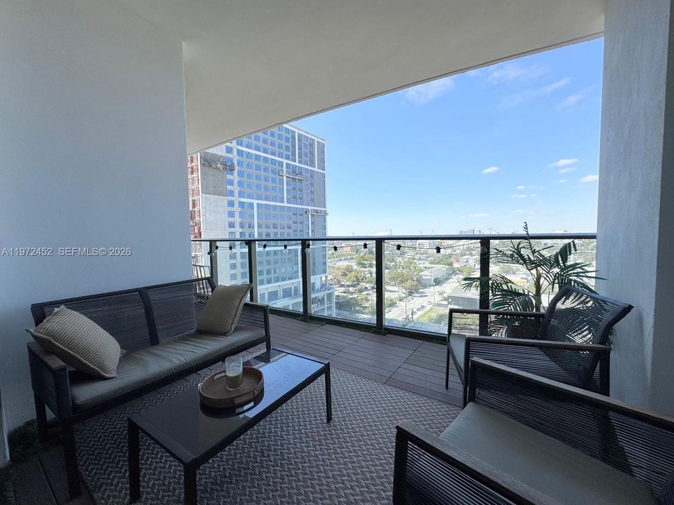 En Venta: $423,000 (1 camas, 1 baños, 857 Pies cuadrados)