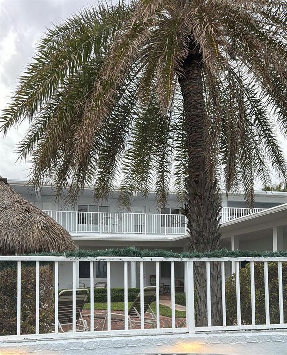 Very secured 2nd story w/ ocean view ...