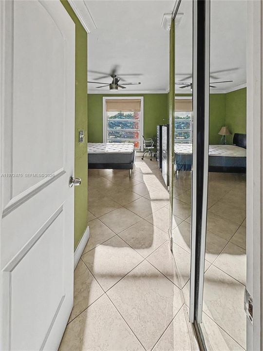待售: $208,000 (1 贝兹, 1 浴室, 760 平方英尺)
