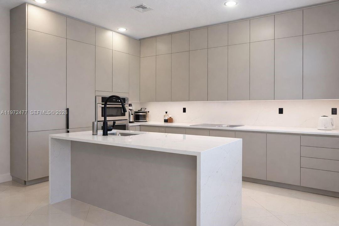 Recientemente alquilado: $5,500 (3 camas, 2 baños, 2124 Pies cuadrados)