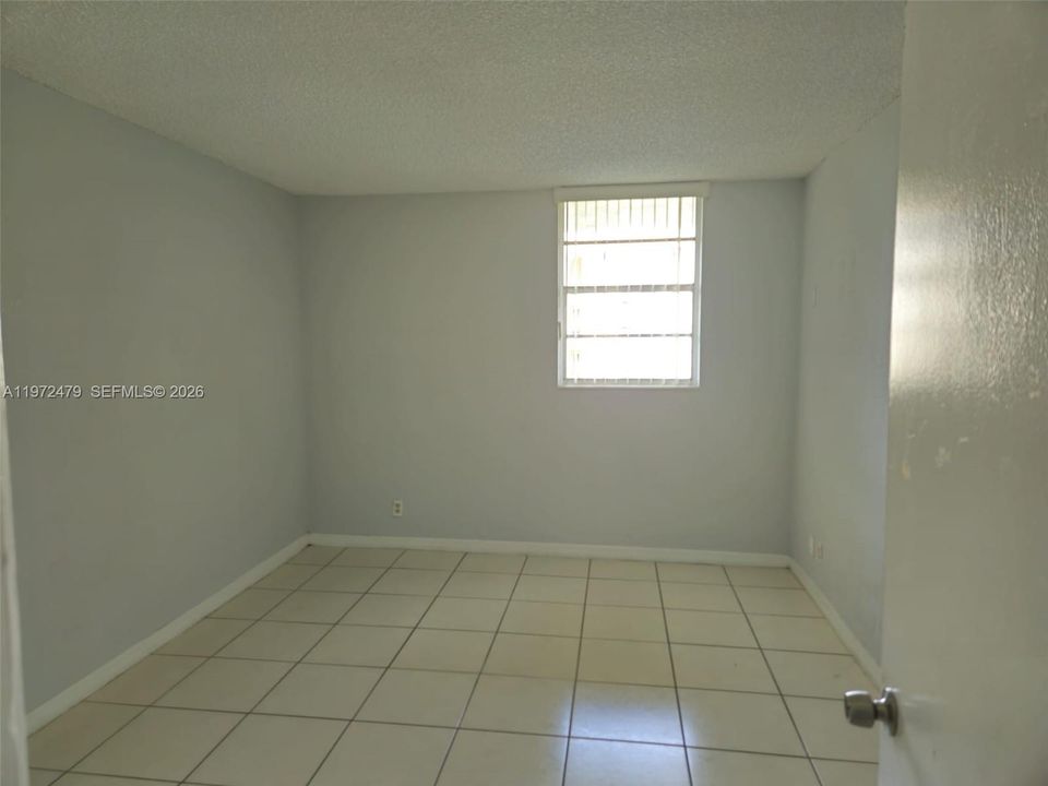 На продажу: $199,000 (1 спален, 1 ванн, 605 Квадратных фут)