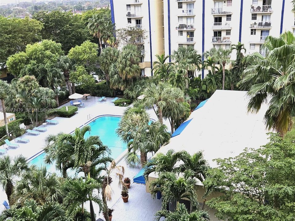 На продажу: $199,000 (1 спален, 1 ванн, 605 Квадратных фут)