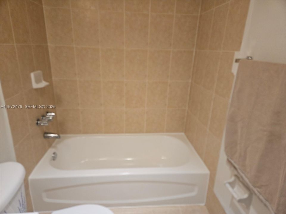 На продажу: $199,000 (1 спален, 1 ванн, 605 Квадратных фут)