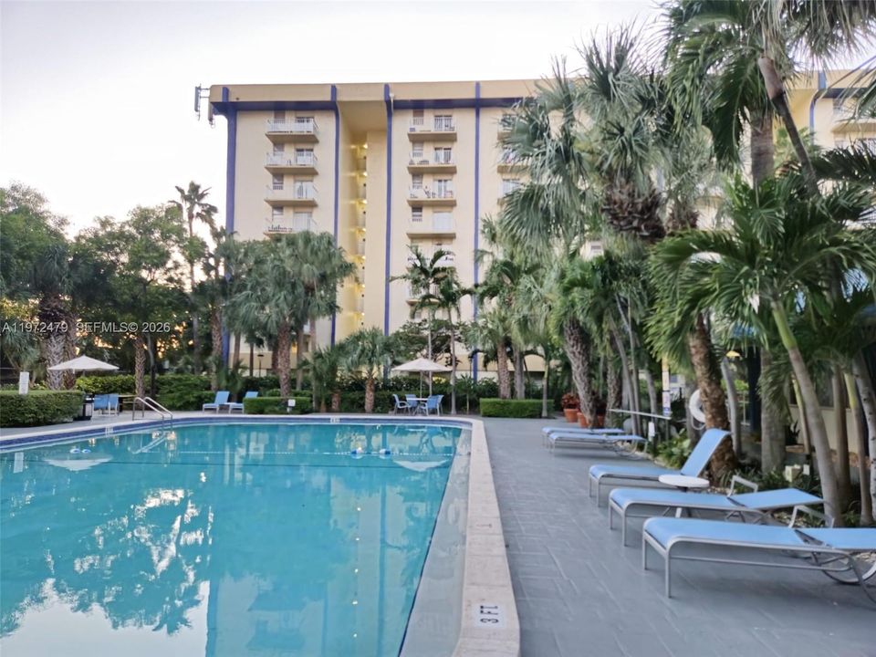 На продажу: $199,000 (1 спален, 1 ванн, 605 Квадратных фут)