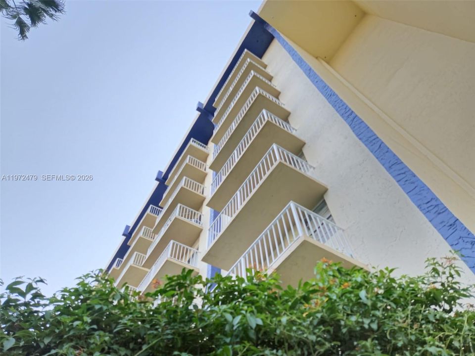 На продажу: $199,000 (1 спален, 1 ванн, 605 Квадратных фут)